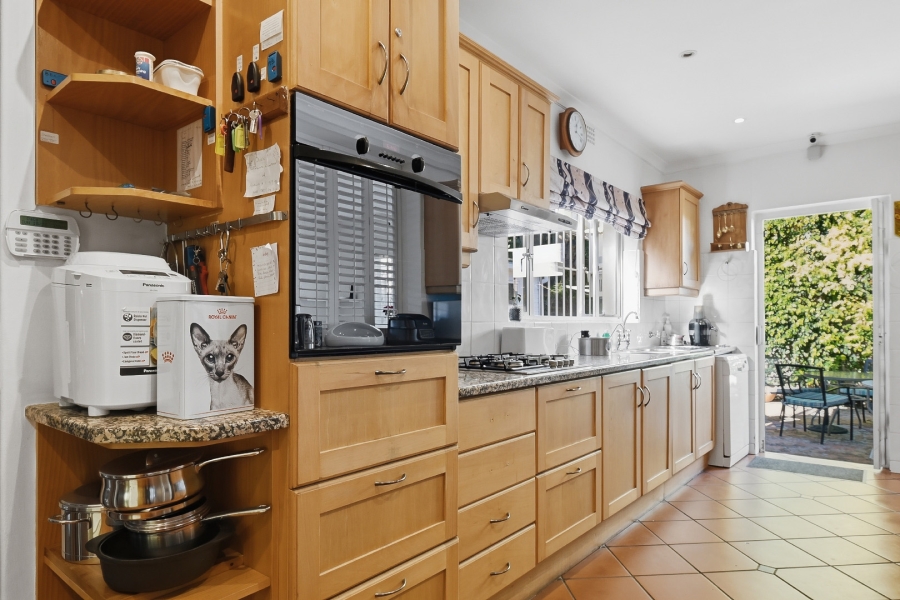 5 Bedroom Property for Sale in Constantia Western Cape